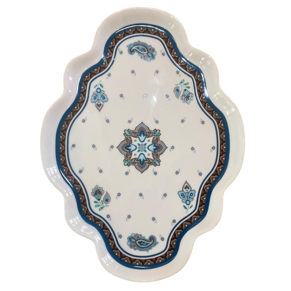 Vera Bradley curvy decorative serving dish tray in Java  blues pattern 13 x 9.5 - Picture 1 of 4